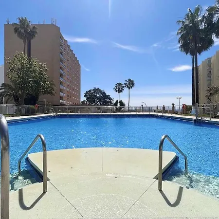 Pool And Beach In Benalmádena Extérieur photo