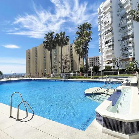 Pool And Beach In Benalmádena Extérieur photo