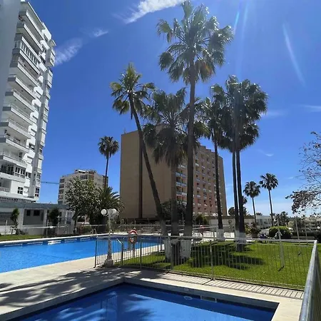 Pool And Beach In Benalmádena Extérieur photo
